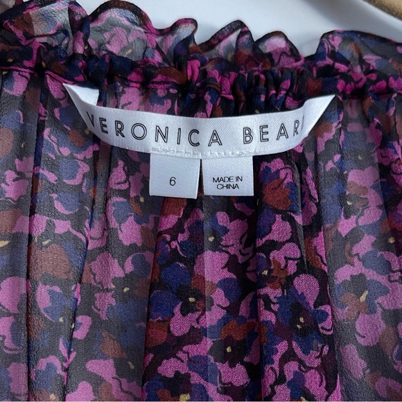 Veronica Beard beautiful top. Worn once - Picture 3 of 5